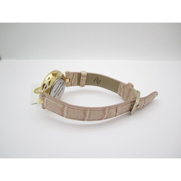 Elegant Gold and Pink Watch - Picture 8 of 8